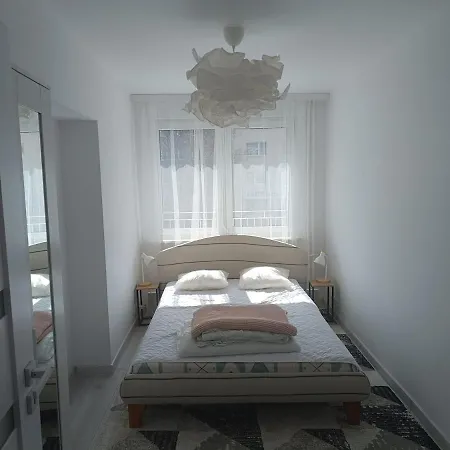 2-room Apartment, & Quiet 아파트